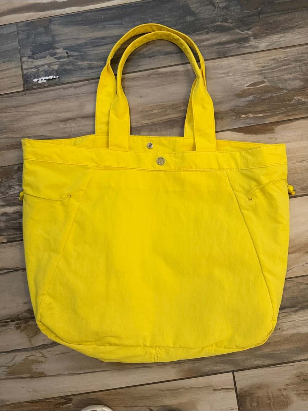 Lululemon Side-Cinch Shopper Bag *18L
Yellow Serpentine